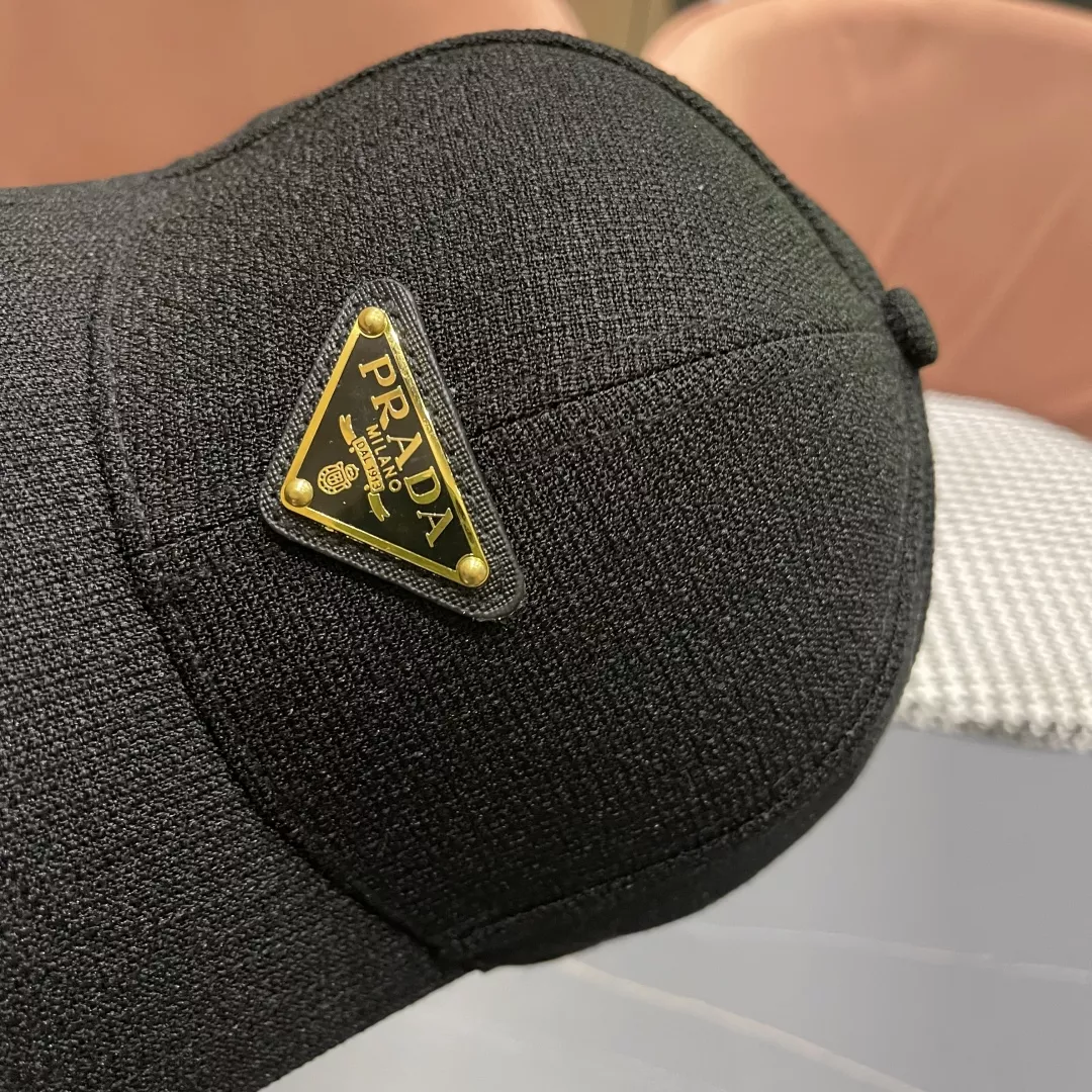 Prada Caps DailyWear 9381