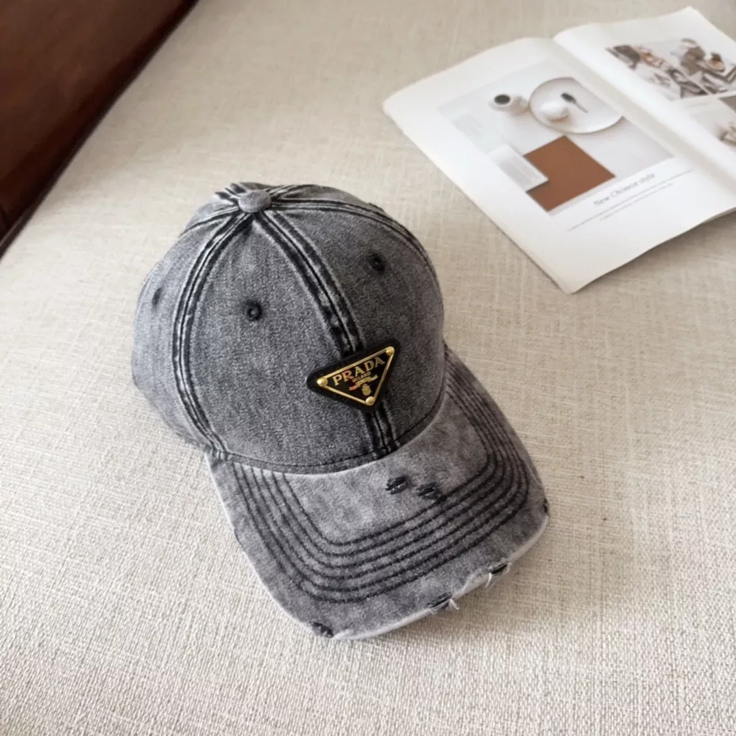 Prada Caps DailyWear 9408