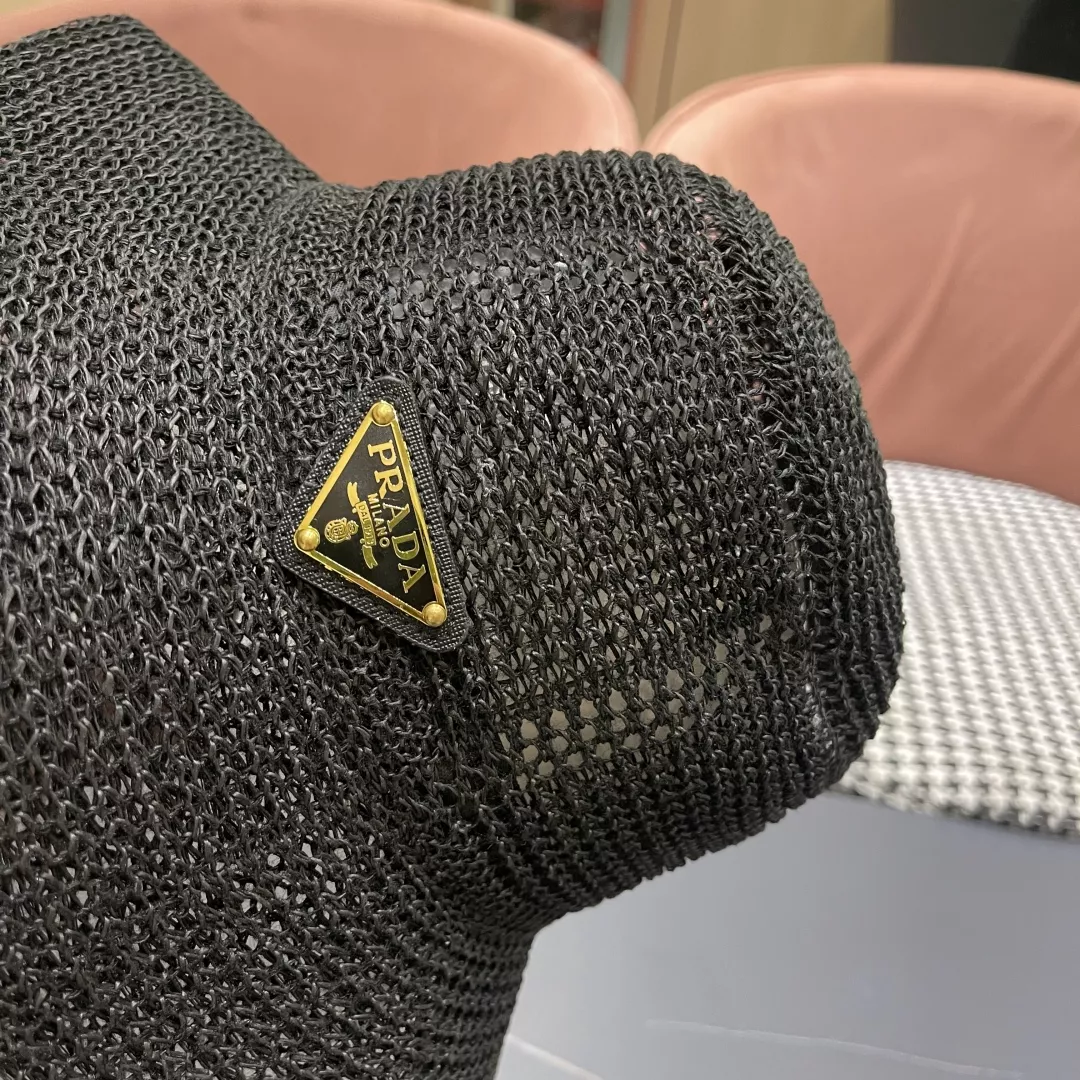 Prada Caps Durable 5624