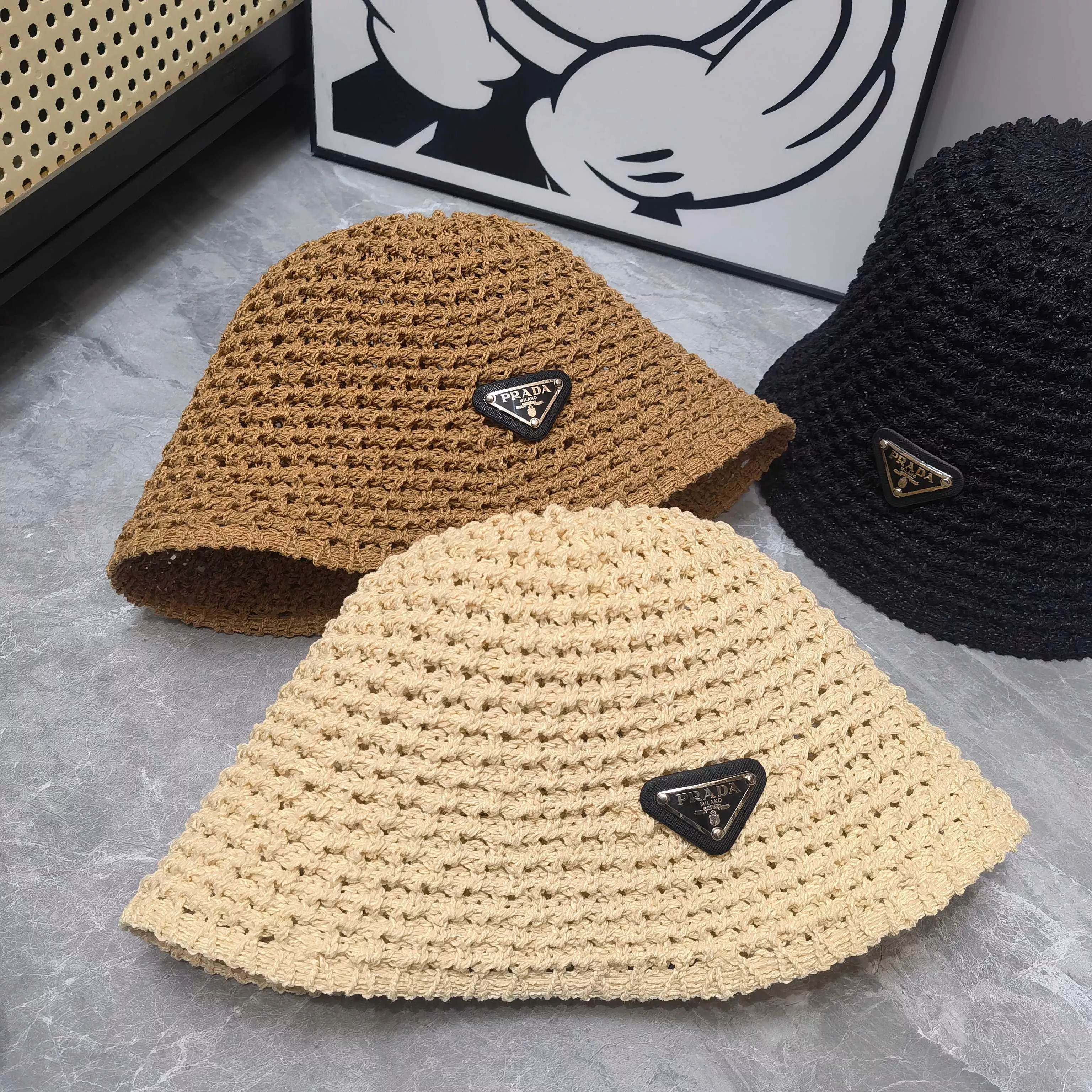 Prada Caps Durable 5869