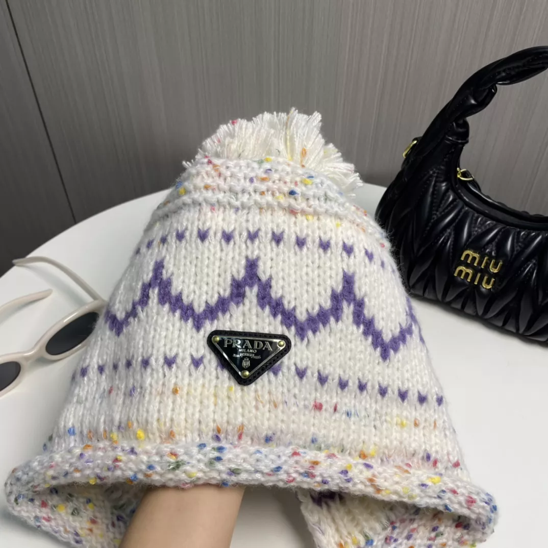 Prada Caps Durable 766