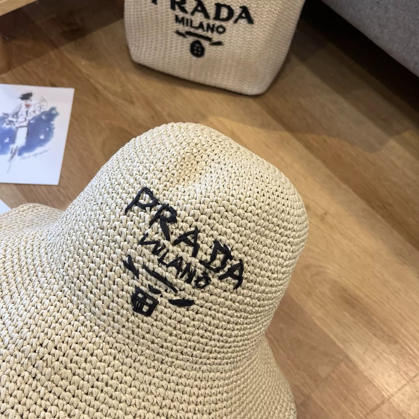 Prada Caps Efficient 8517