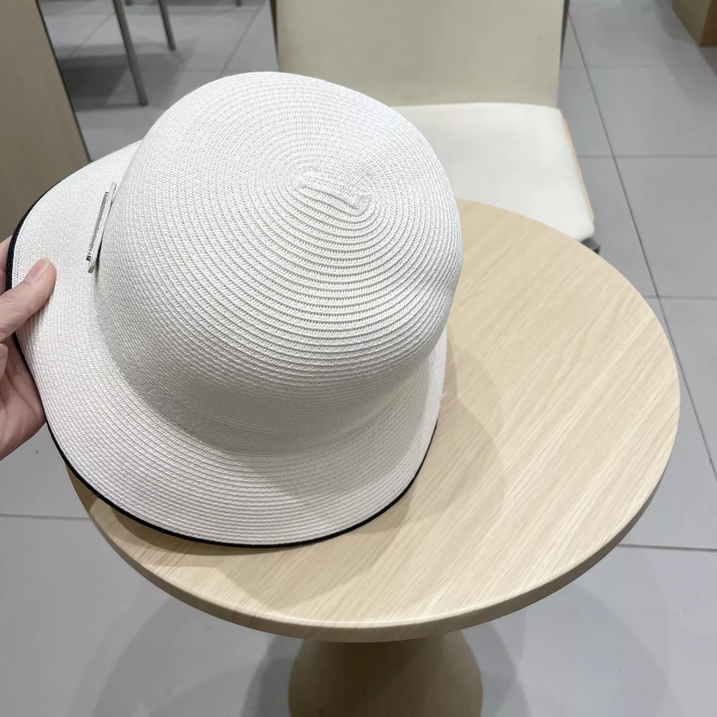 Prada Caps Elegant 245
