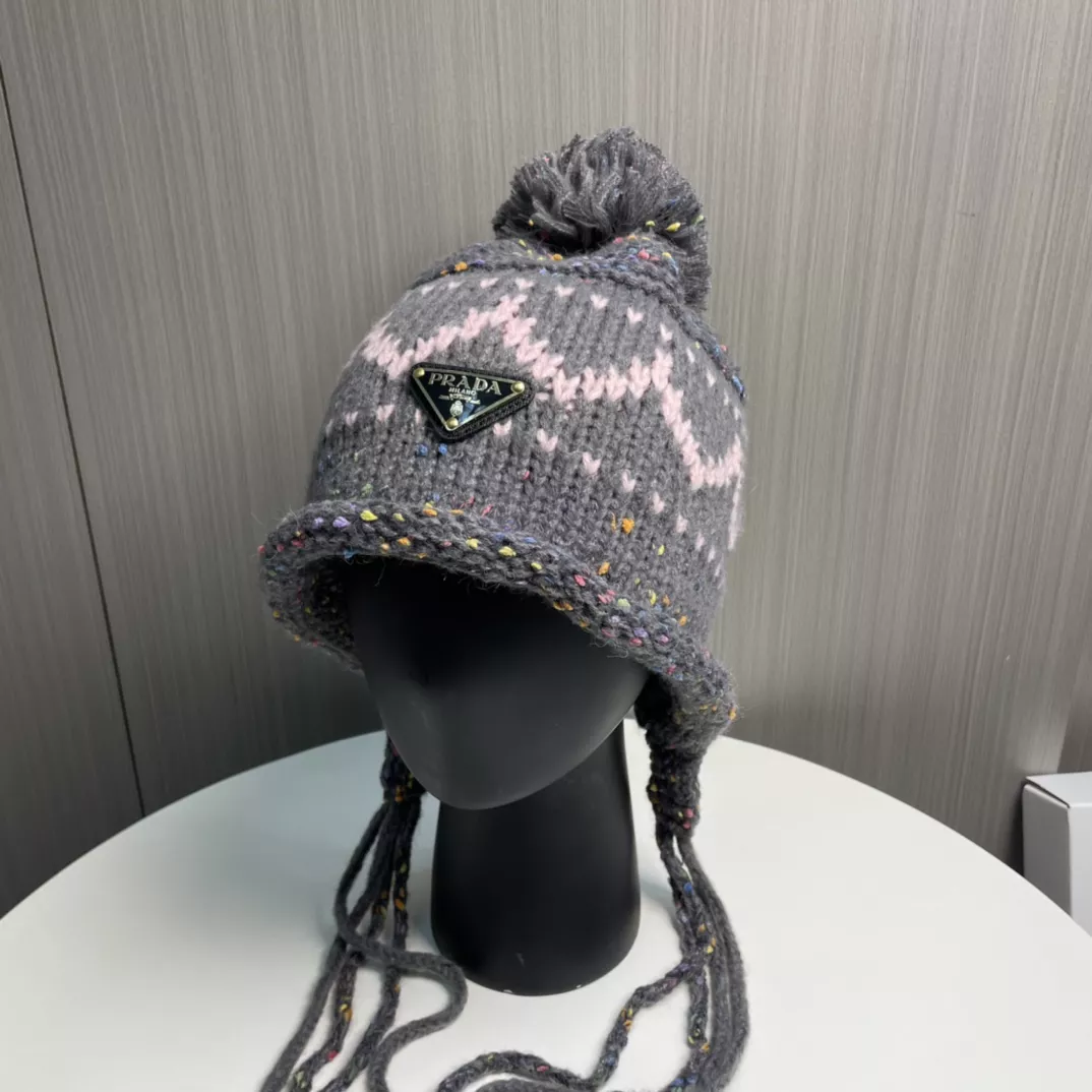 Prada Caps Elegant 540