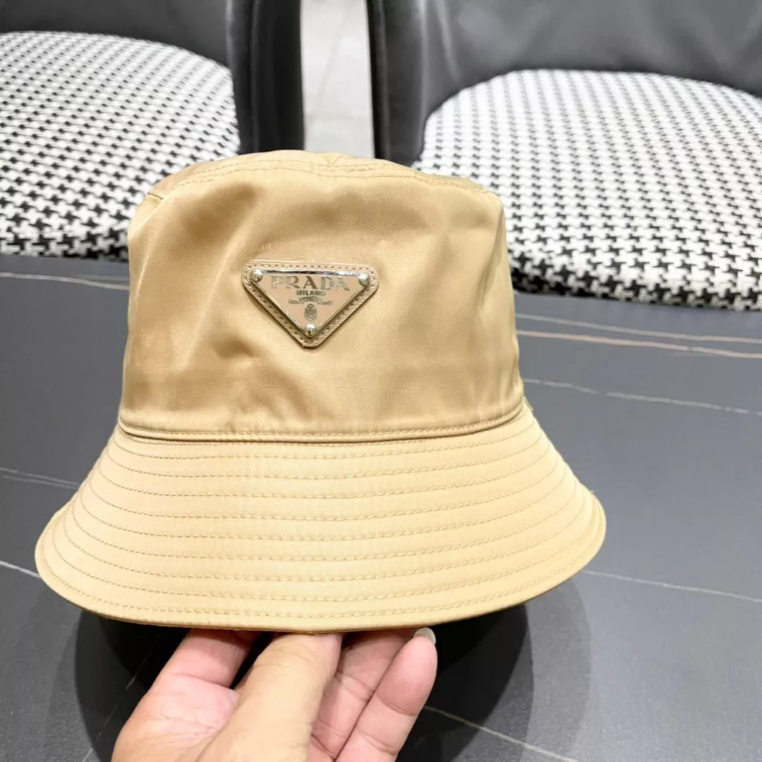 Prada Caps EyeCatching 2233