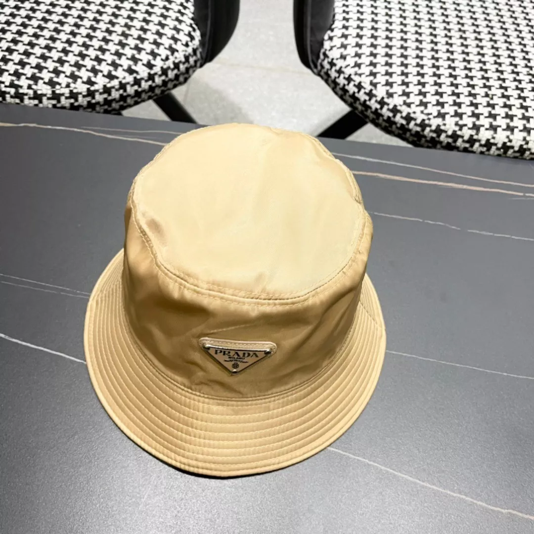 Prada Caps EyeCatching 2233