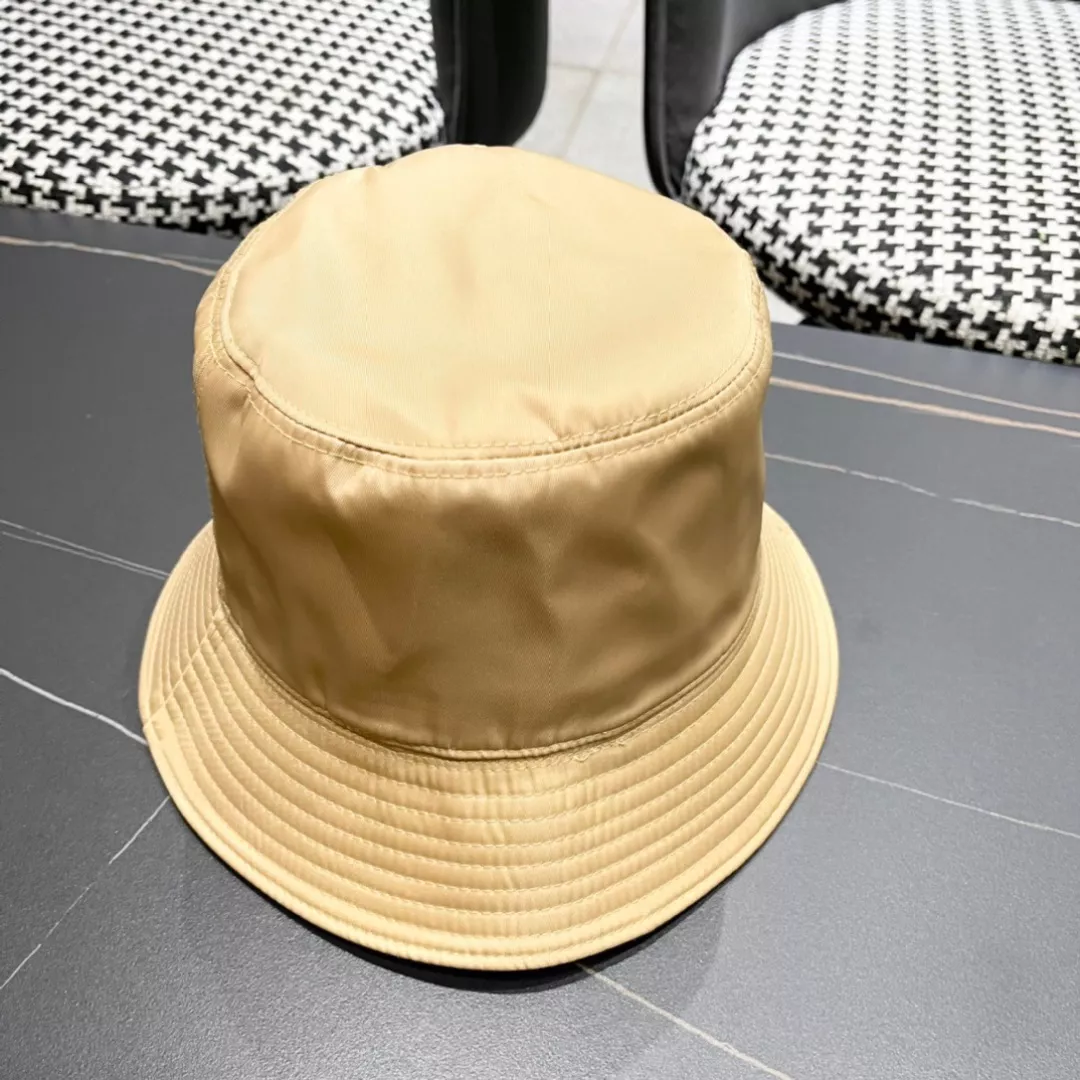Prada Caps EyeCatching 2233