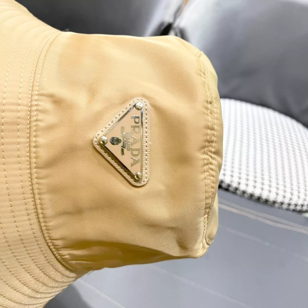 Prada Caps EyeCatching 2233