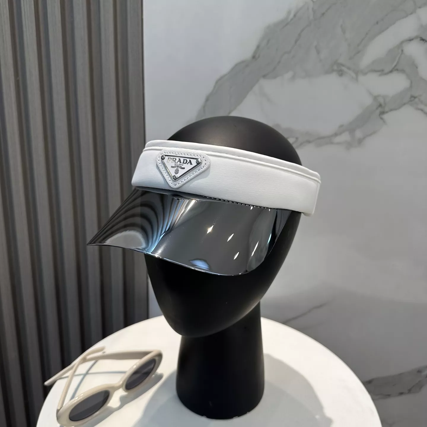 Prada Caps EyeCatching 7538