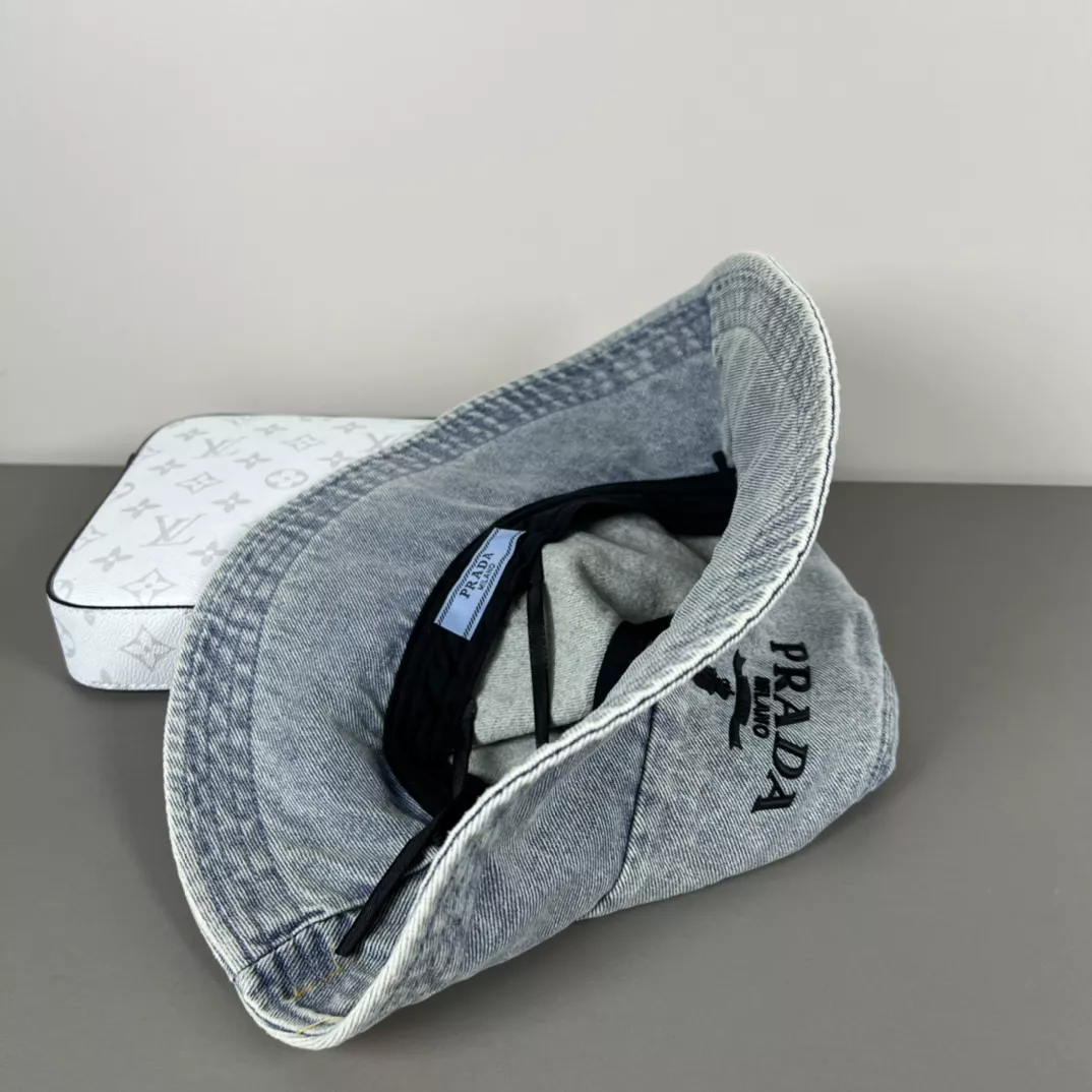 Prada Caps Functional 2179