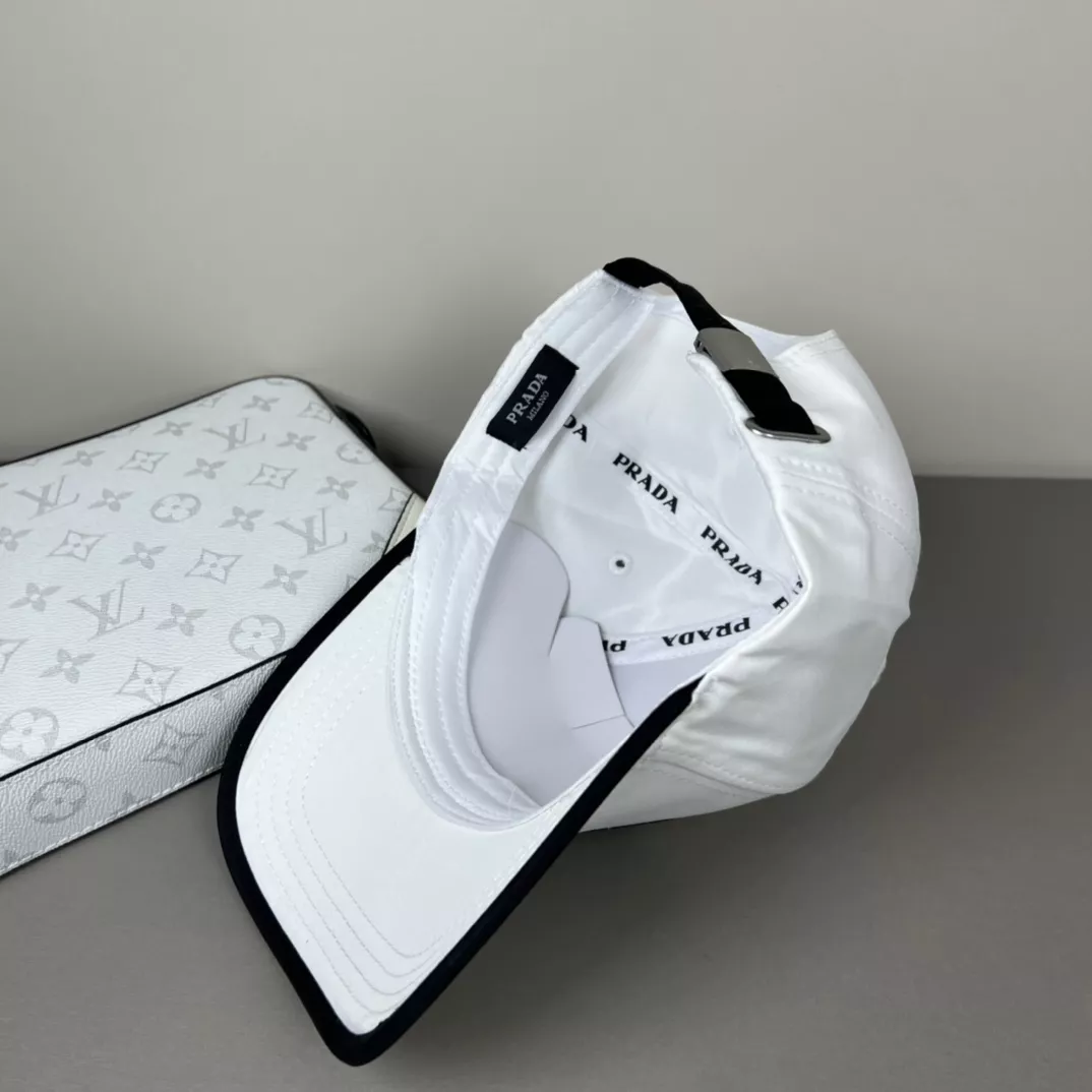 Prada Caps Functional 4035