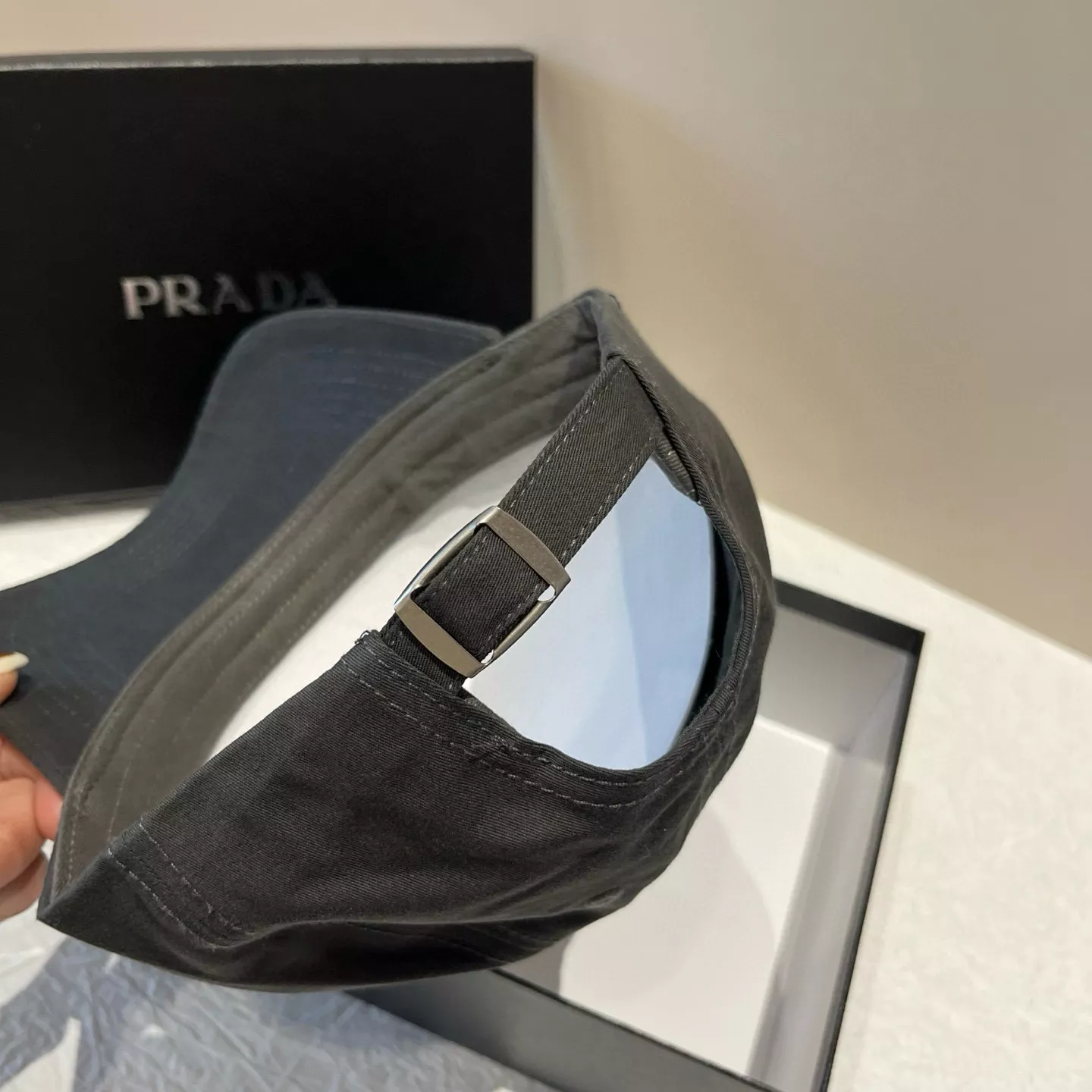 Prada Caps Functional 7315