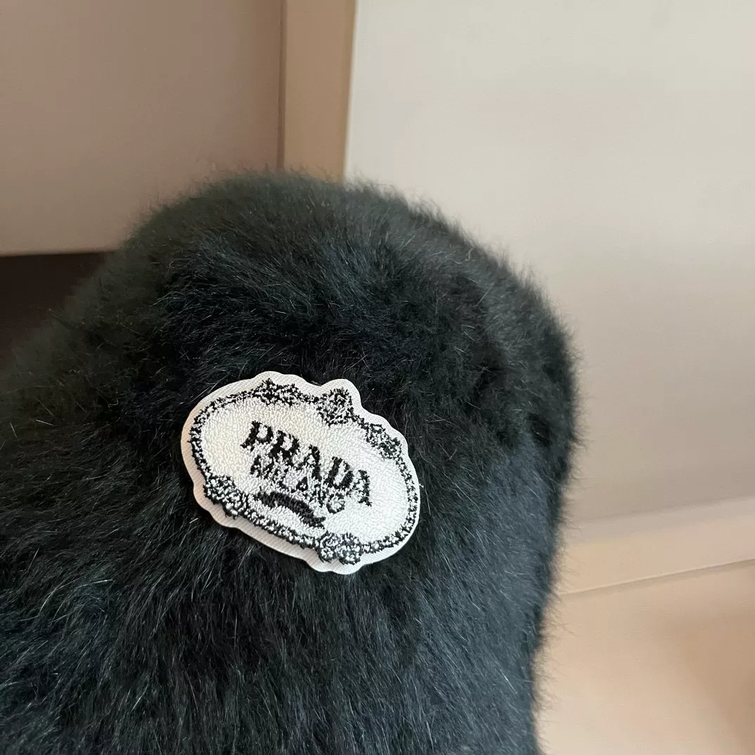 Prada Caps Functional 883