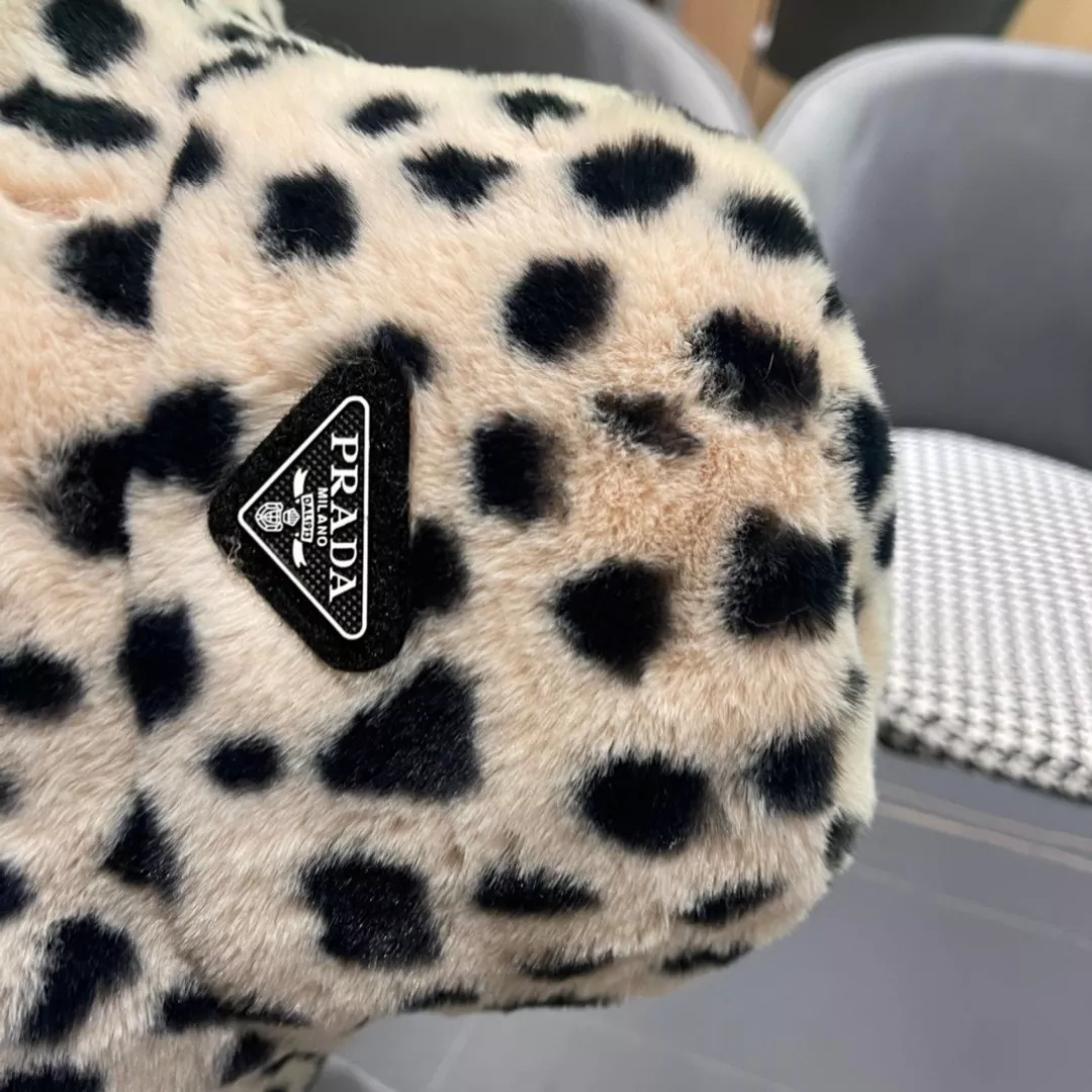 Prada Caps HighQuality 8719