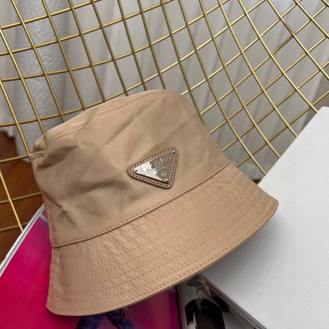 Prada Caps Modern 3061