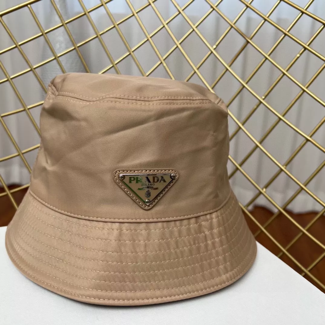 Prada Caps Modern 3061