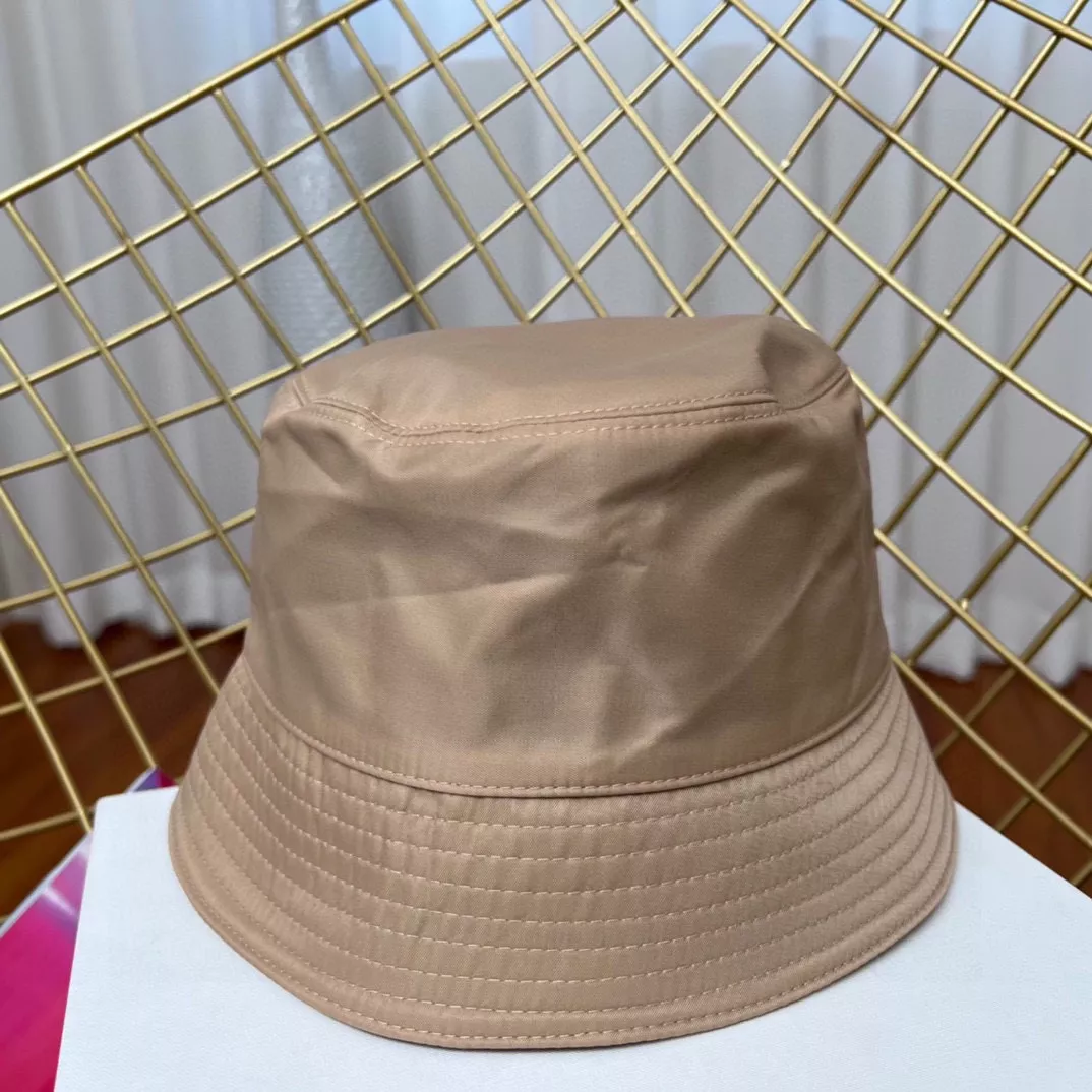 Prada Caps Modern 3061