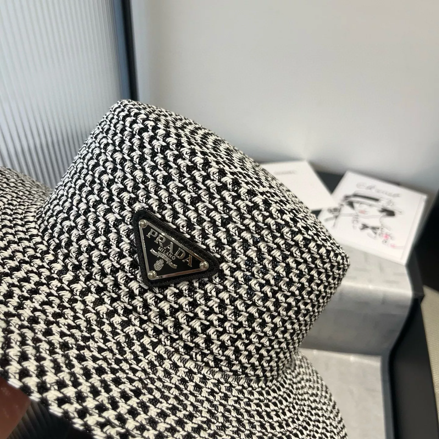 Prada Caps Modern 3743