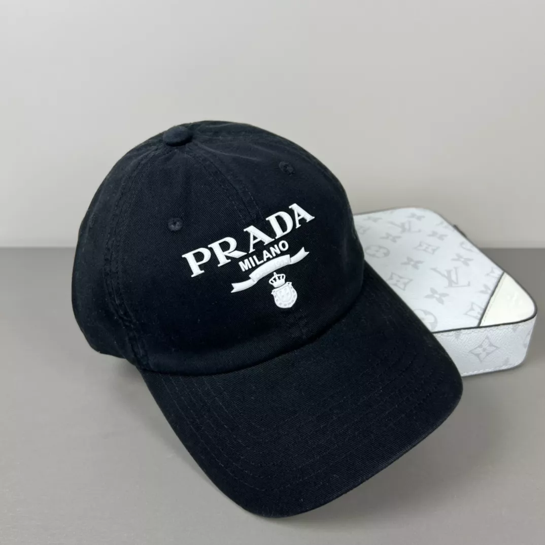 Prada Caps ModernLook 9057