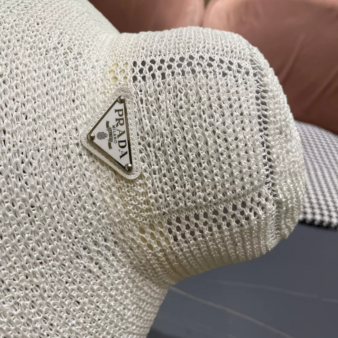 Prada Caps NewStyle 2875