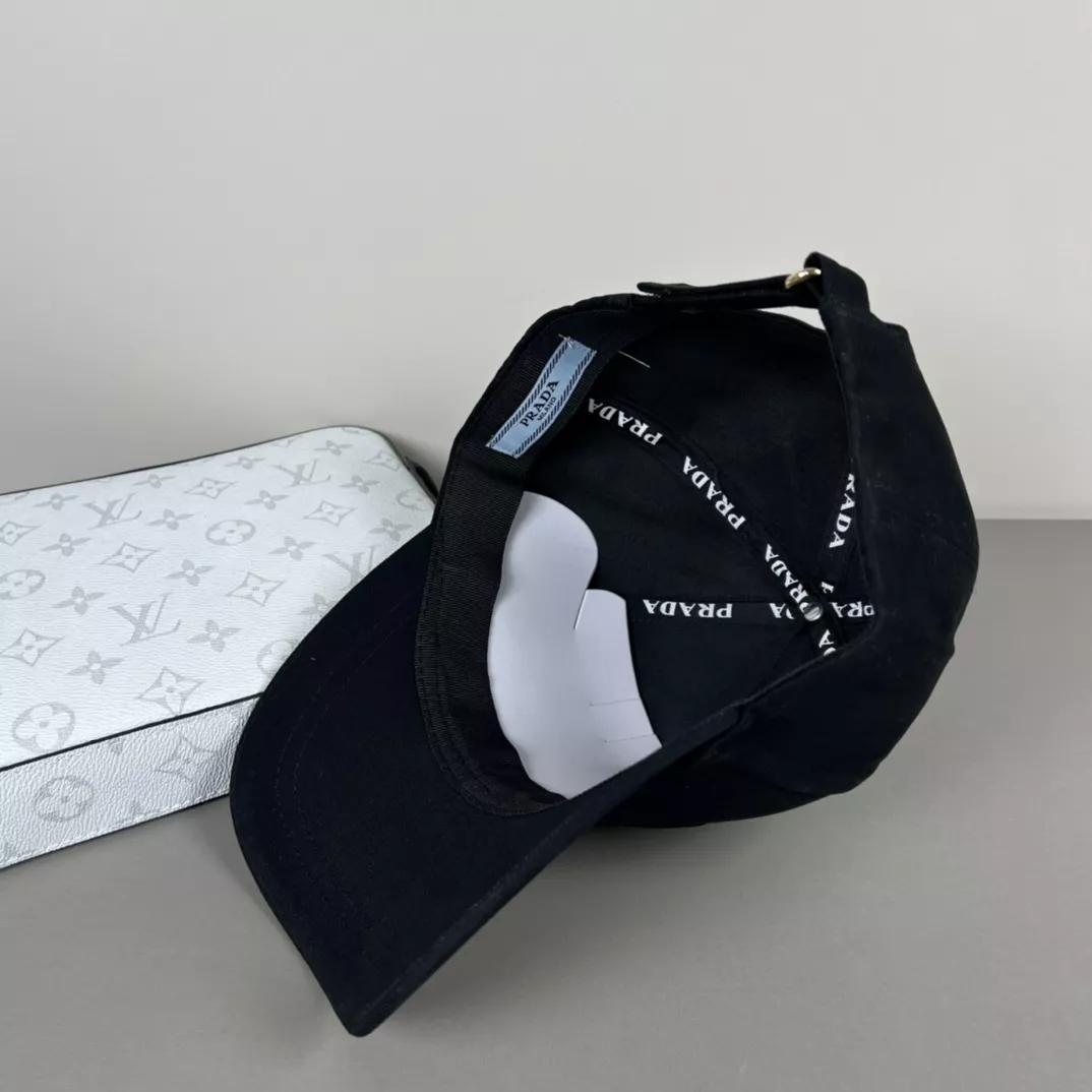 Prada Caps NewStyle 4319