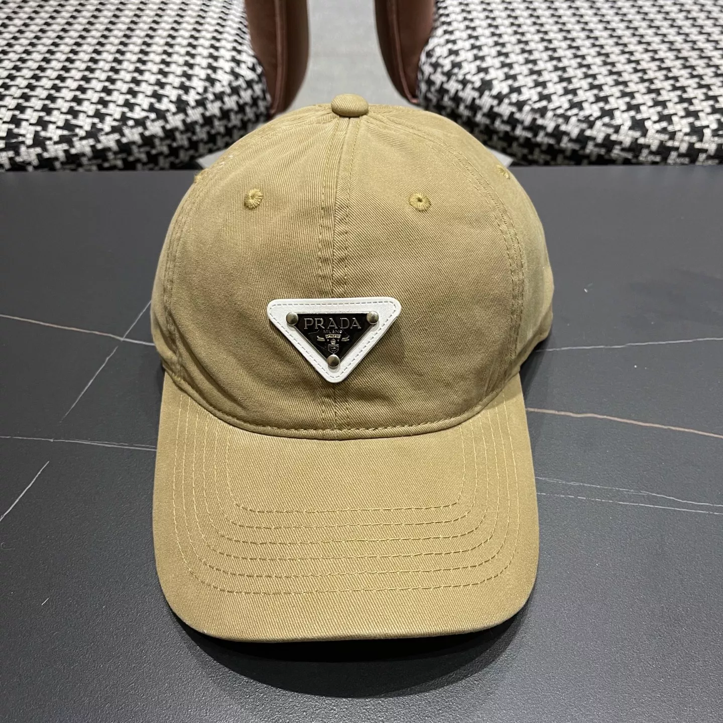 Prada Caps NewStyle 5619