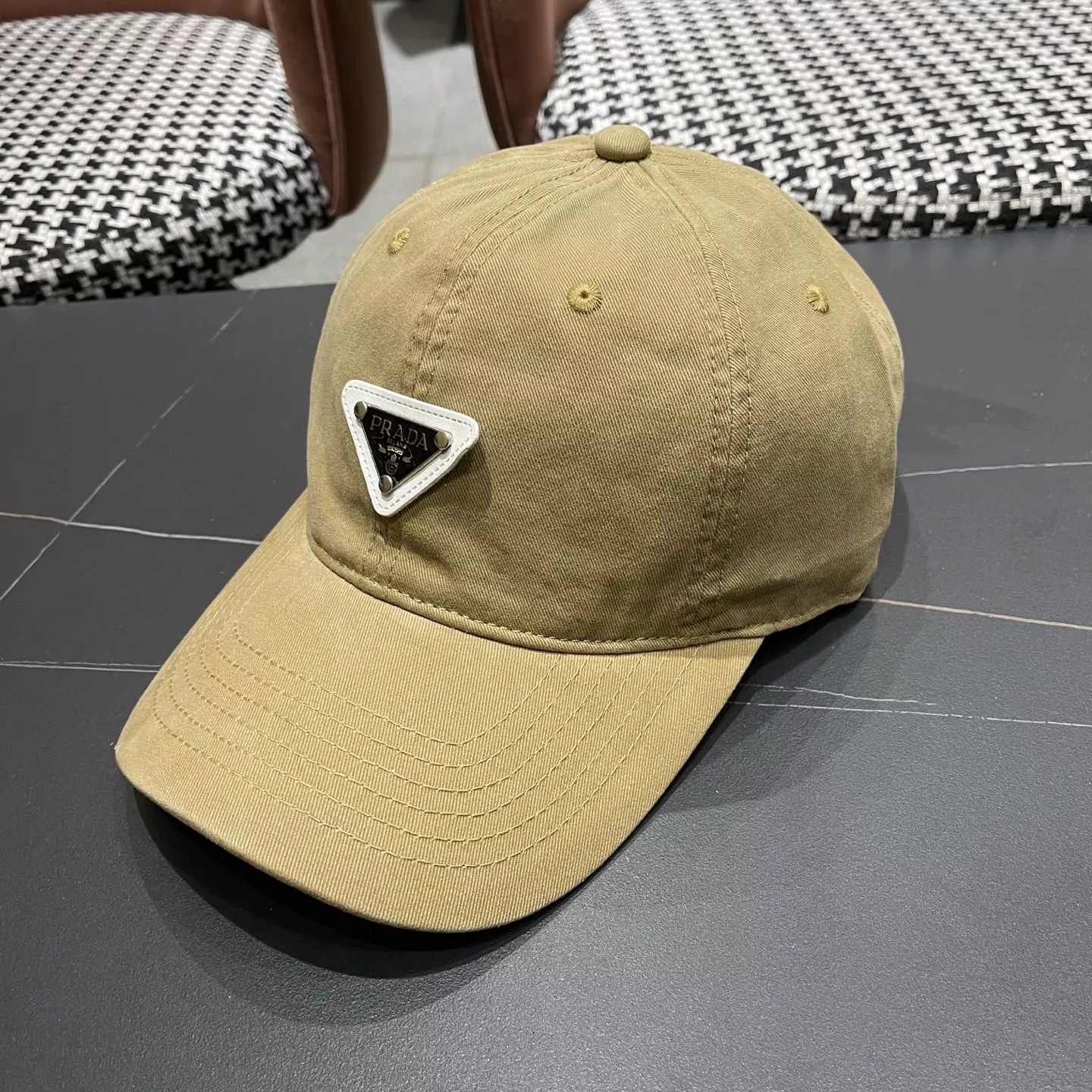 Prada Caps NewStyle 5619