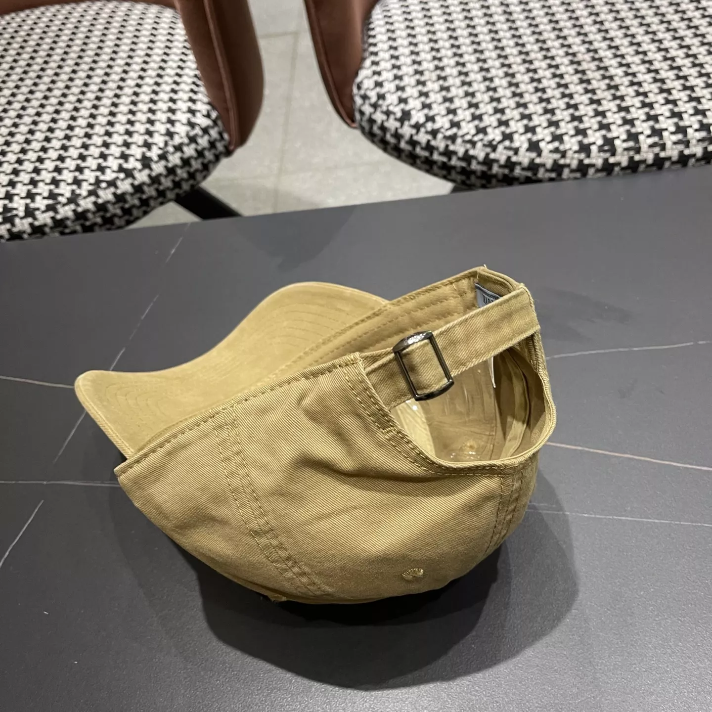 Prada Caps NewStyle 5619