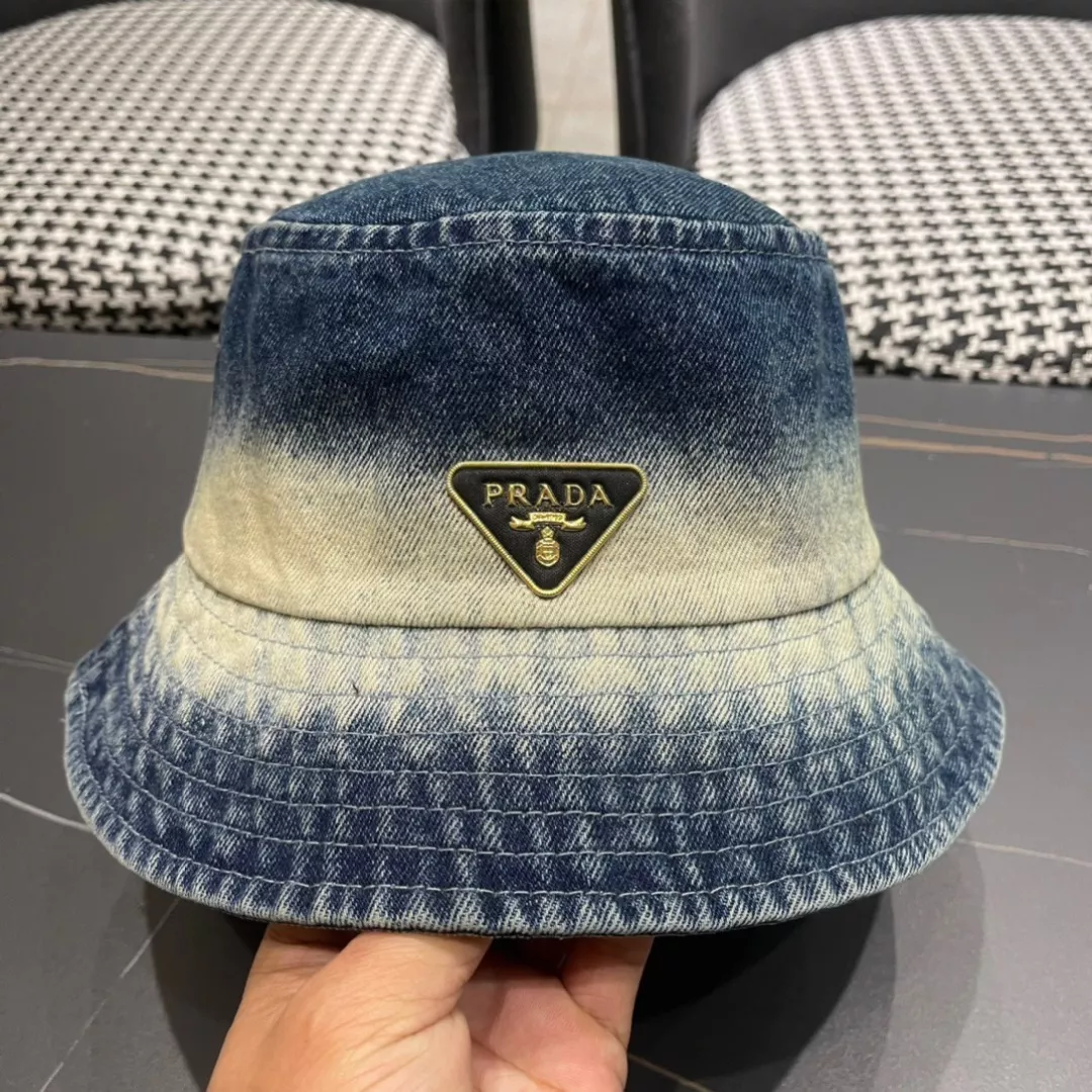 Prada Caps Practical 9033
