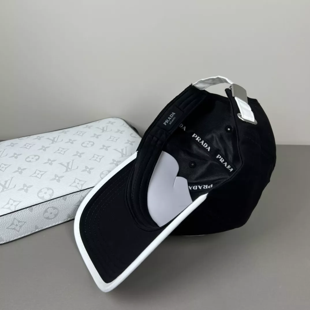 Prada Caps Refined 3222