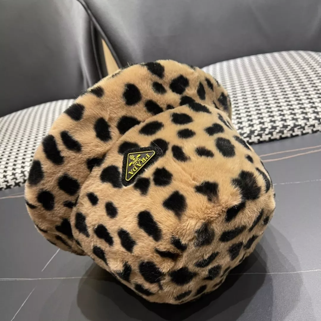 Prada Caps Refined 8849