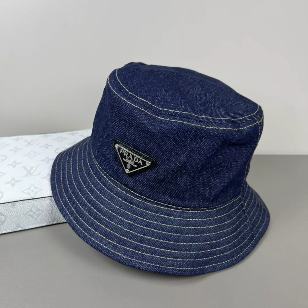 Prada Caps Resilient 1691