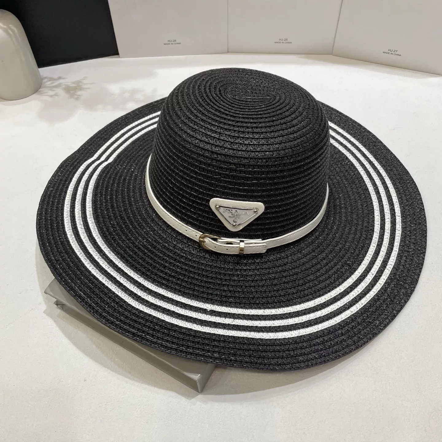 Prada Caps Sleek 4802