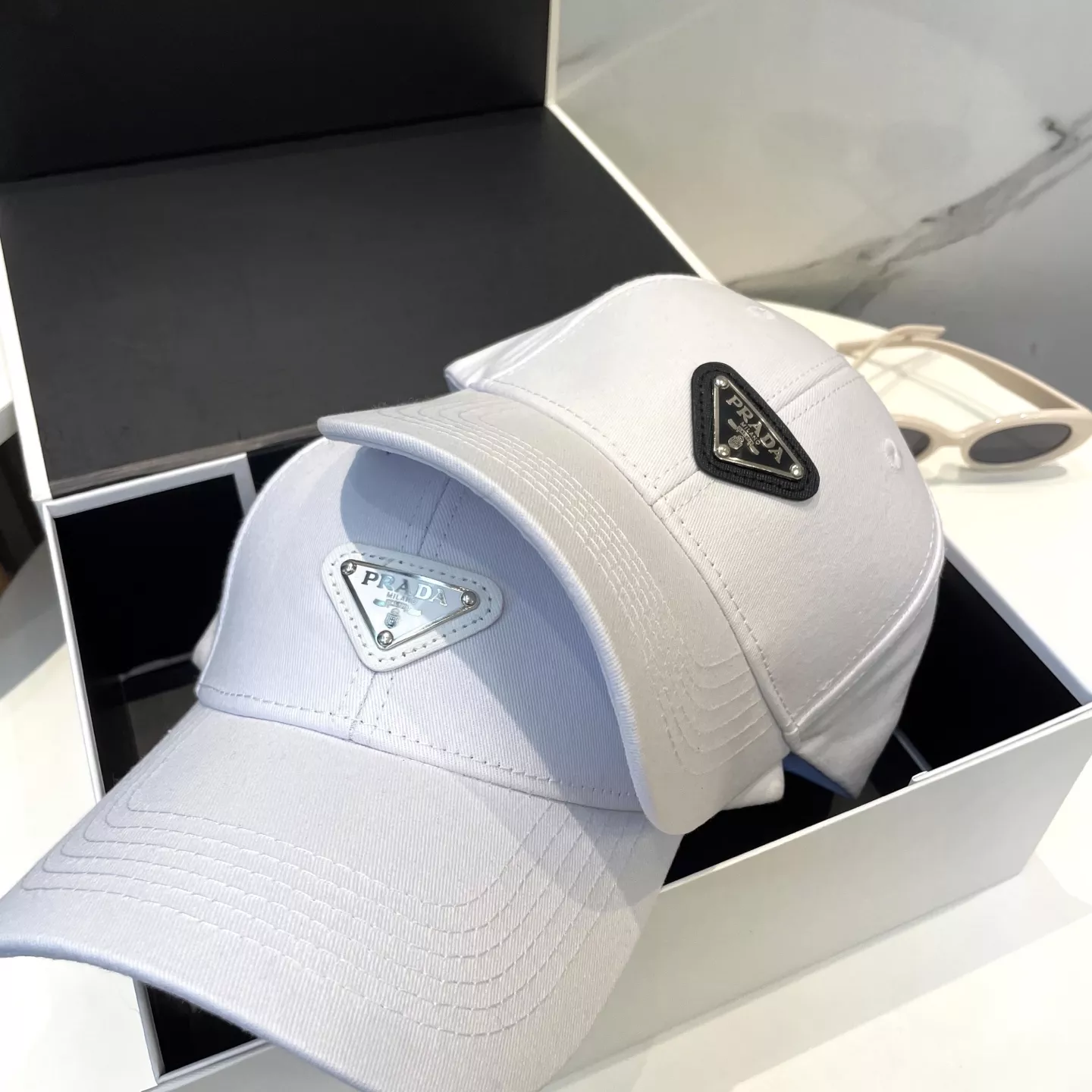 Prada Caps SmartChoice 3978