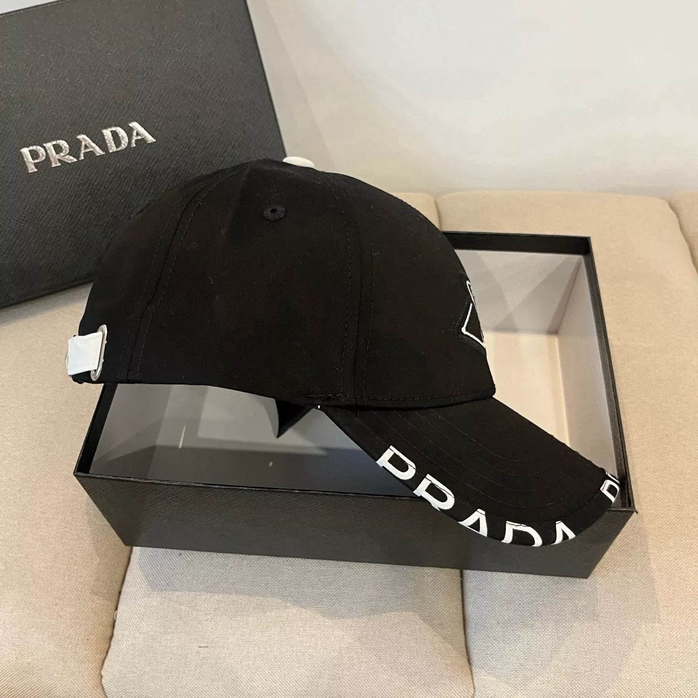 Prada Caps Sophisticated 7790