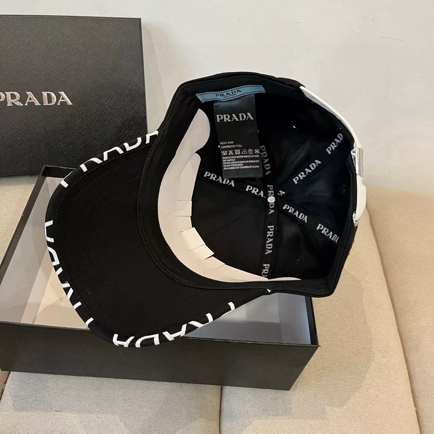 Prada Caps Sophisticated 7790