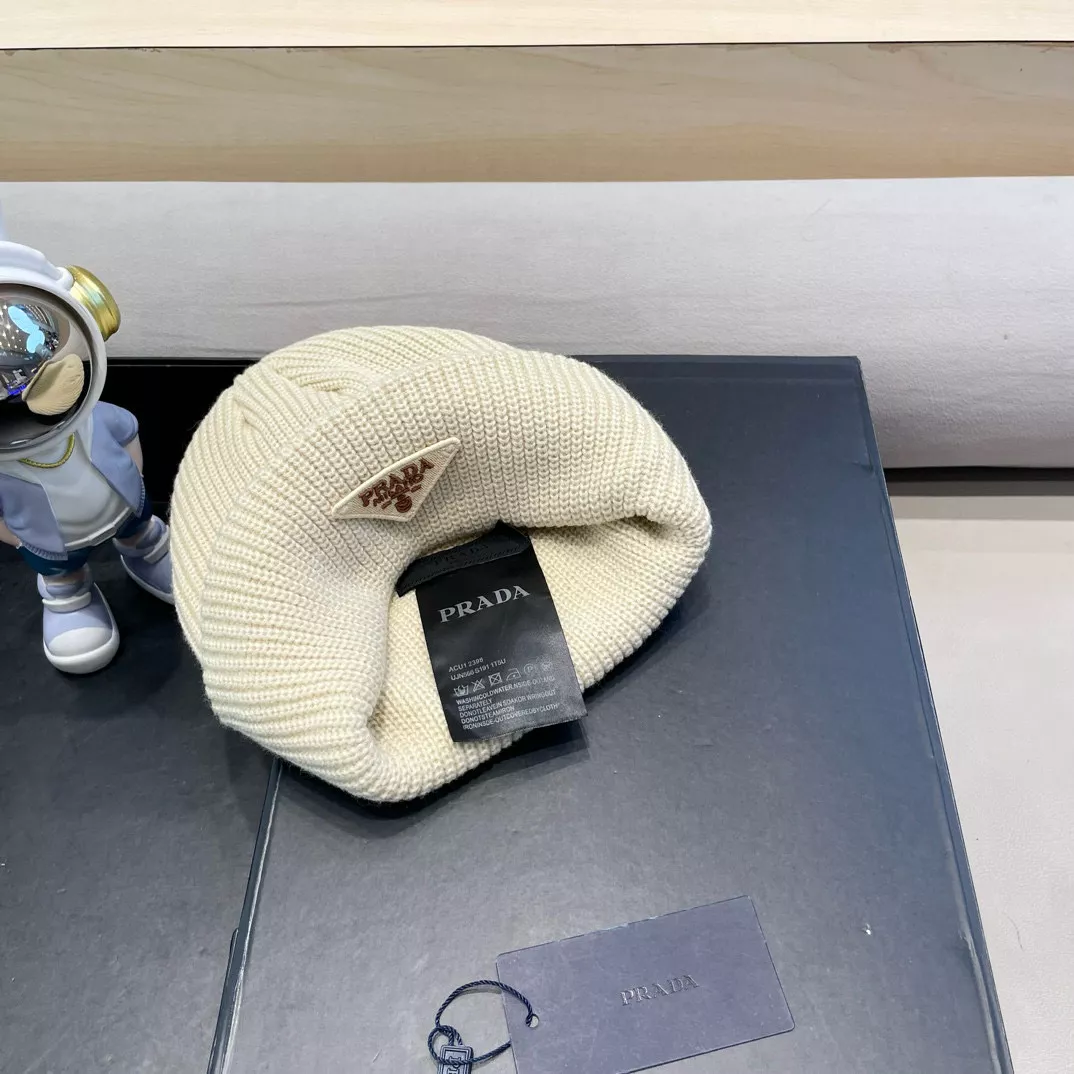 Prada Caps Sophisticated 936