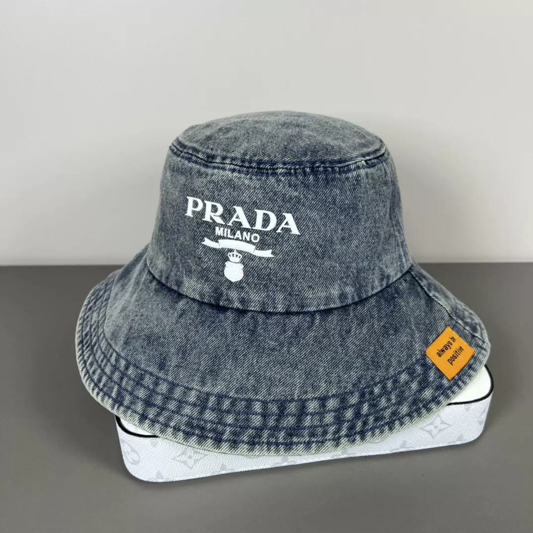 Prada Caps Timeless 4887