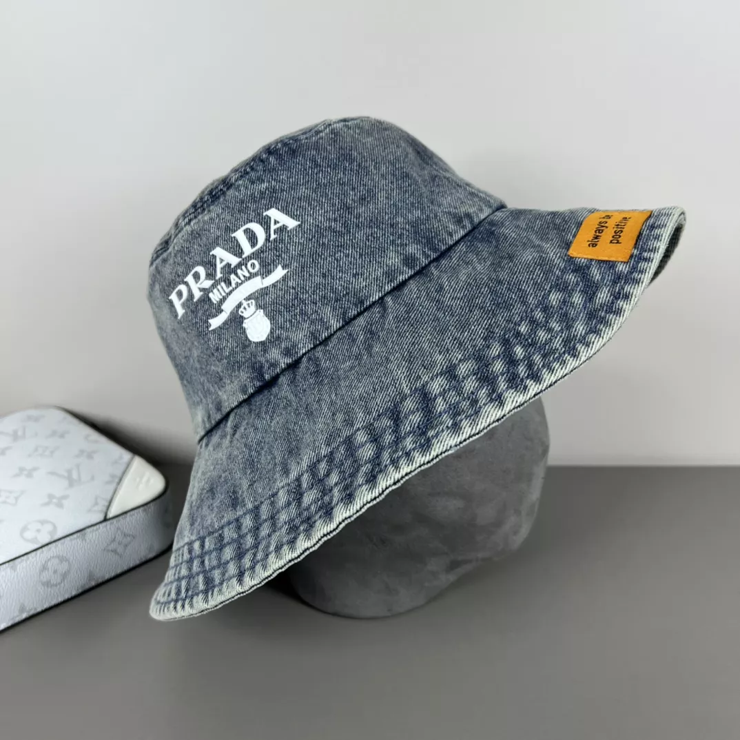 Prada Caps Timeless 4887