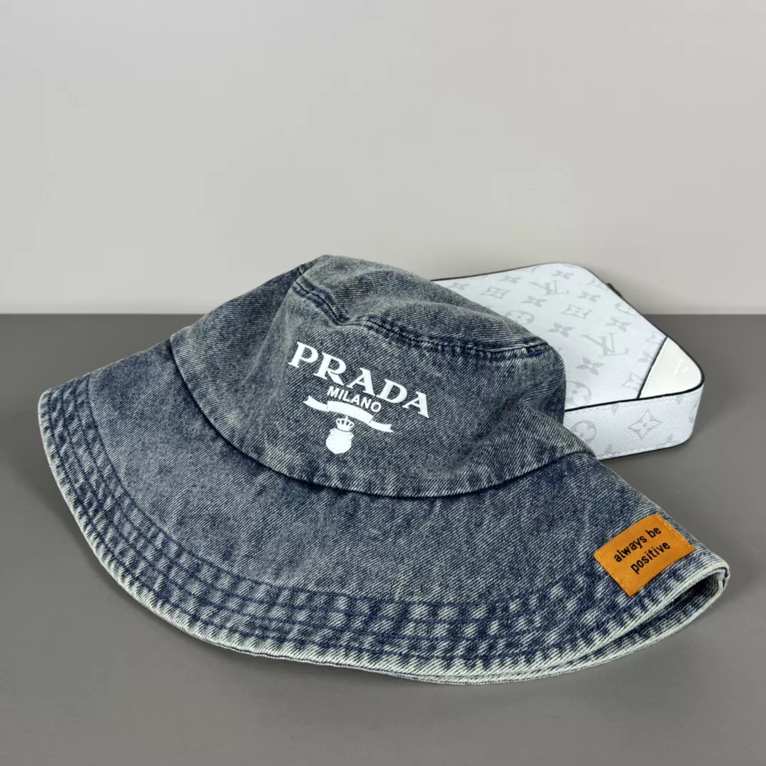 Prada Caps Timeless 4887