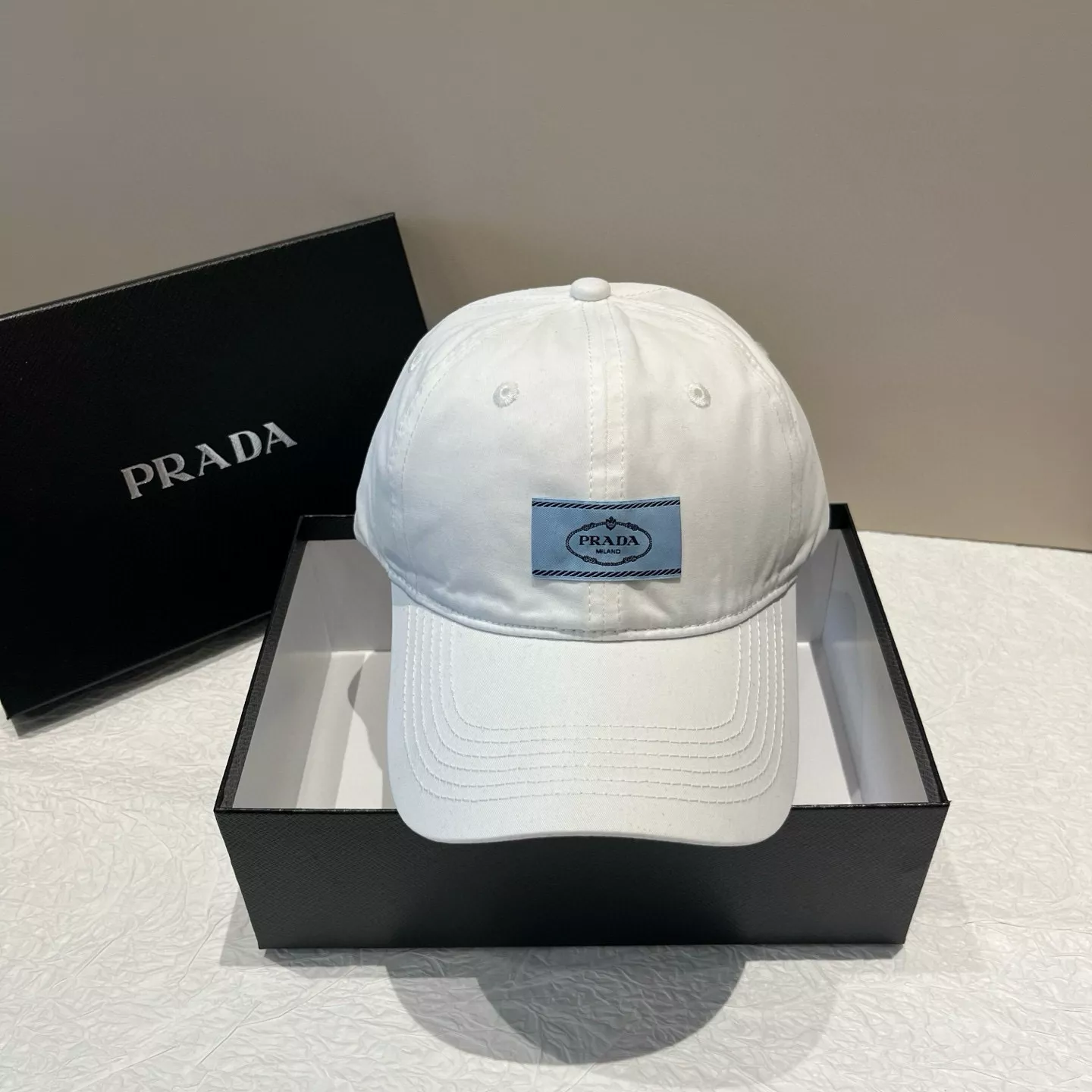 Prada Caps Timeless 5454