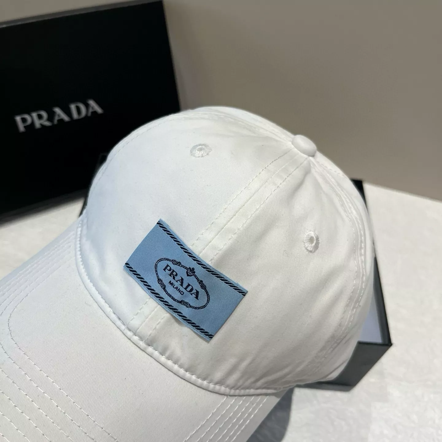 Prada Caps Timeless 5454