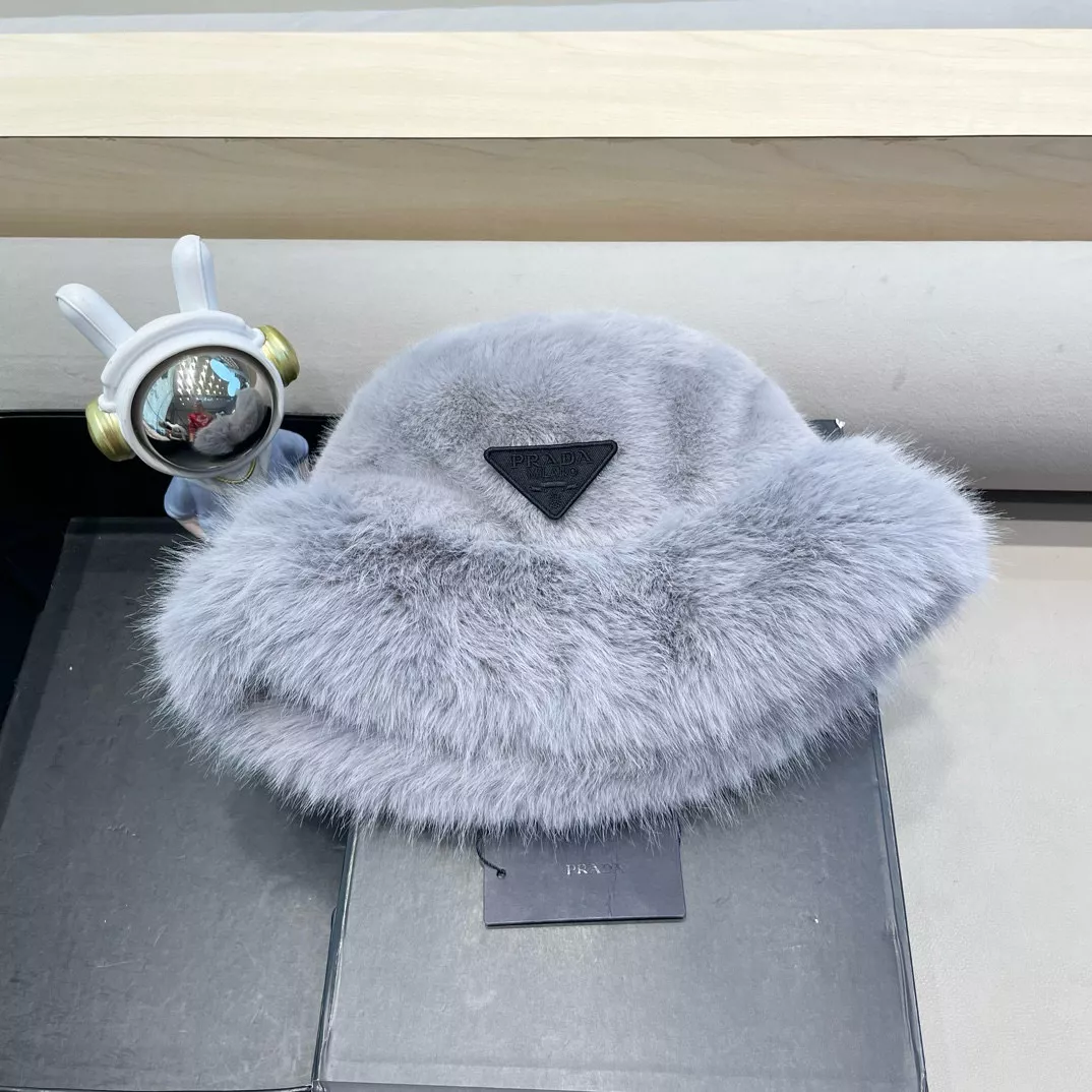 Prada Caps TopPick 4686