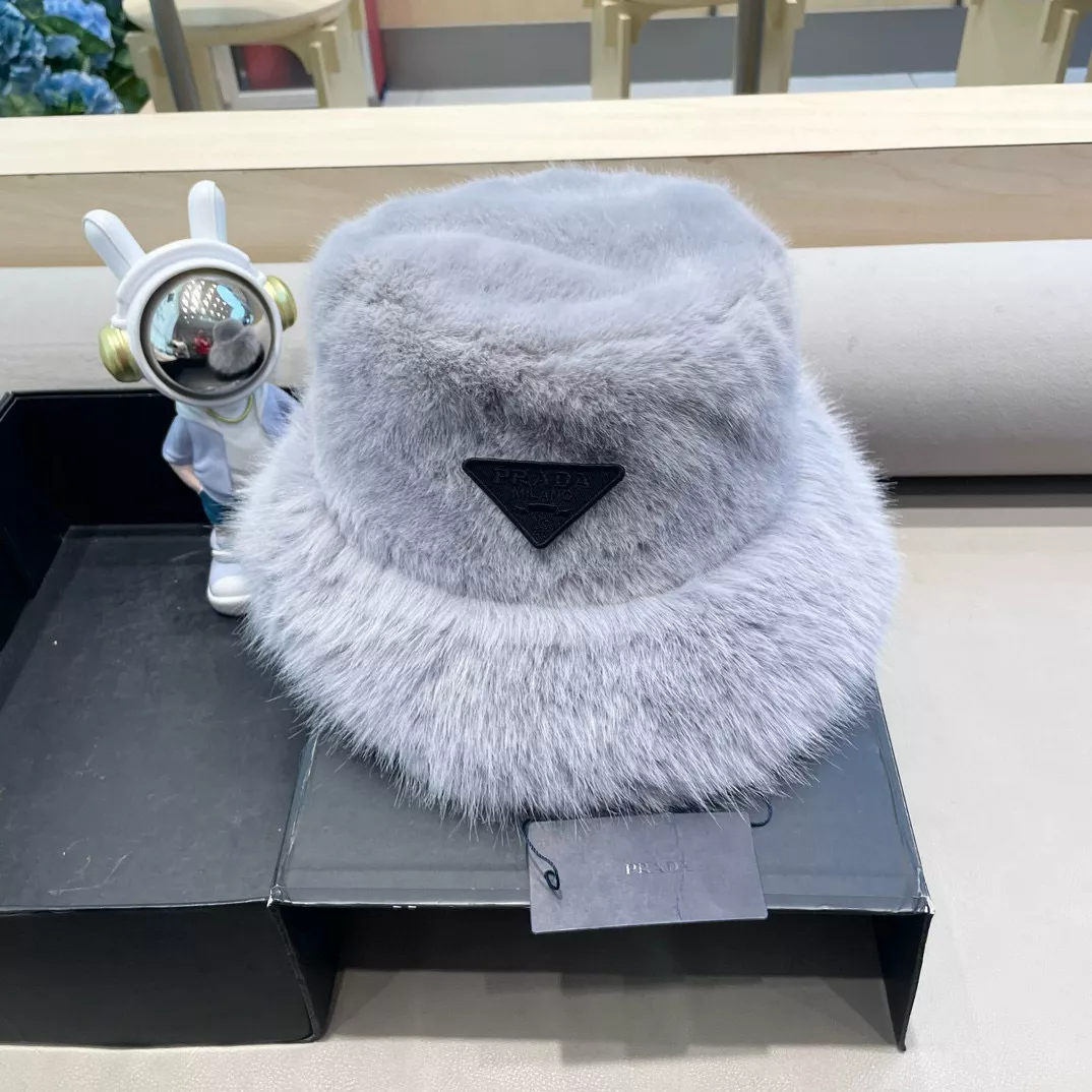 Prada Caps TopPick 4686