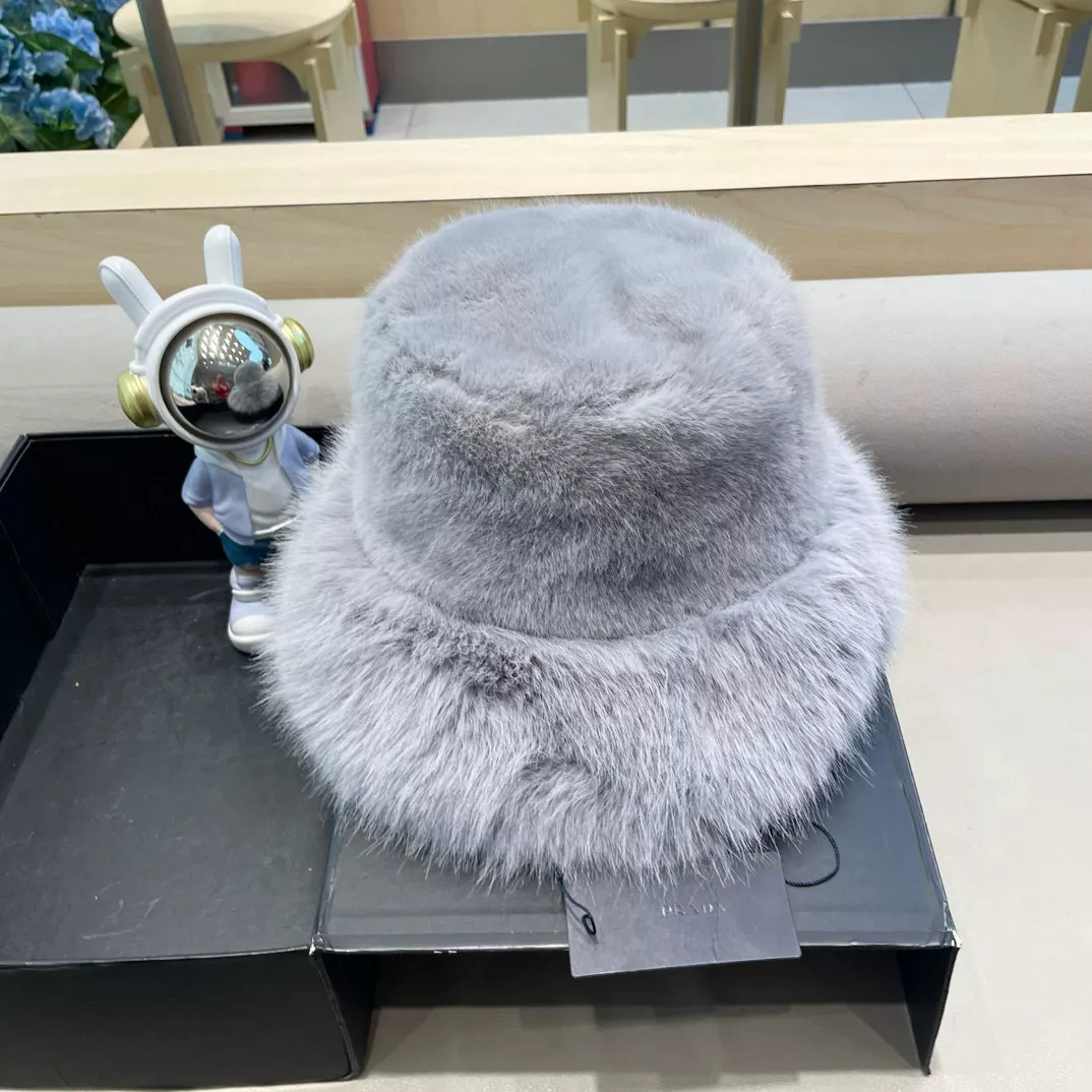 Prada Caps TopPick 4686