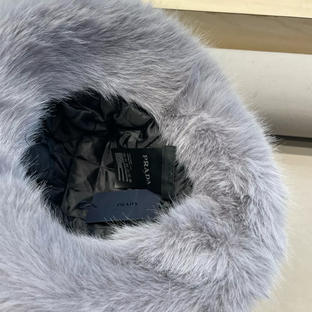 Prada Caps TopPick 4686
