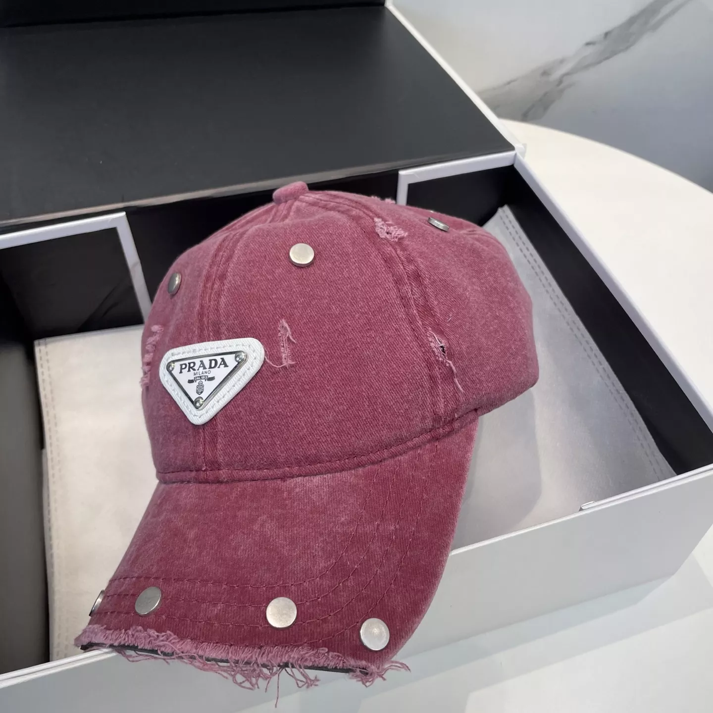 Prada Caps TopPick 7816