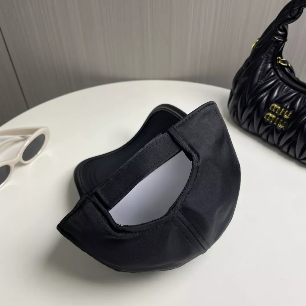 Prada Caps Trendy 1767