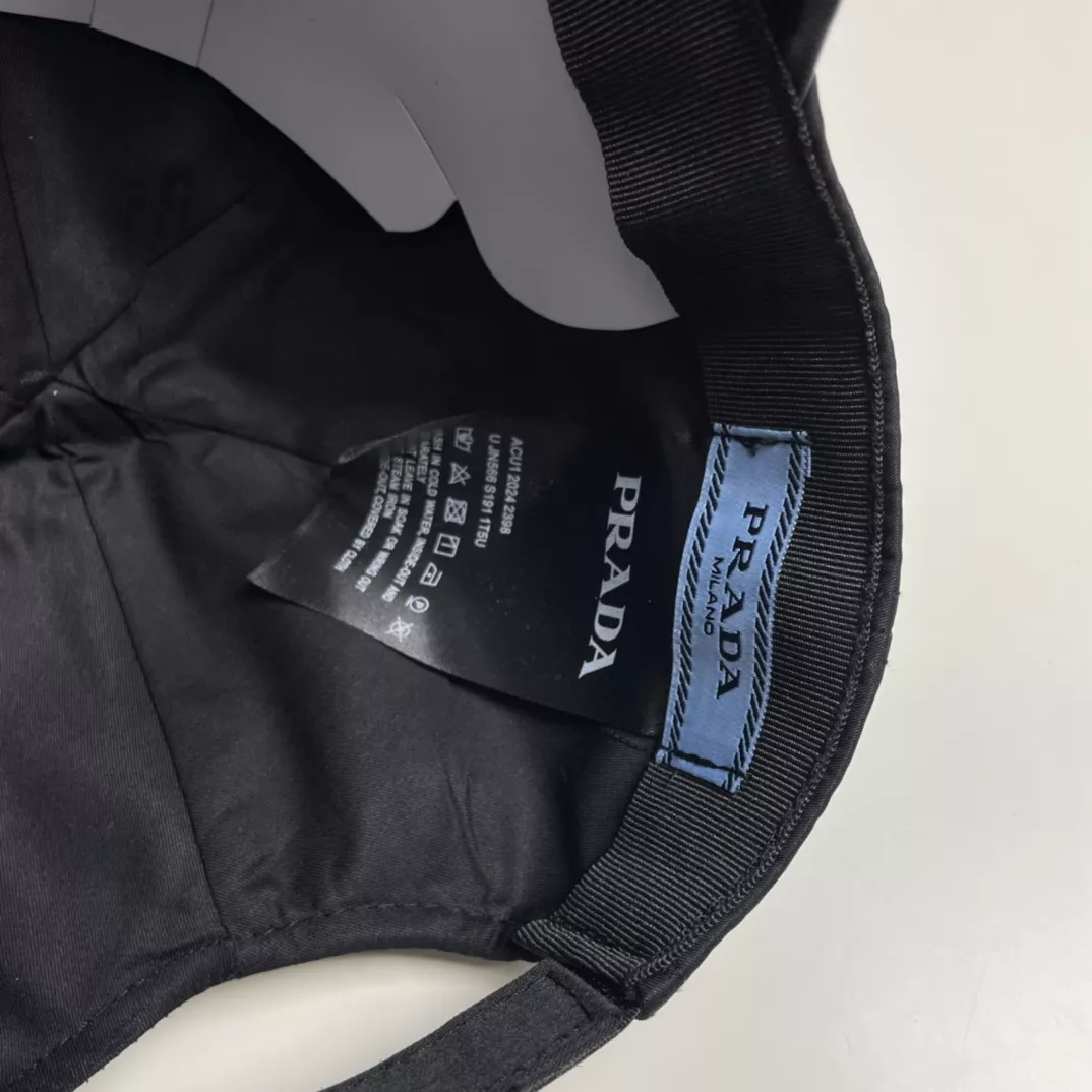 Prada Caps Trendy 1767