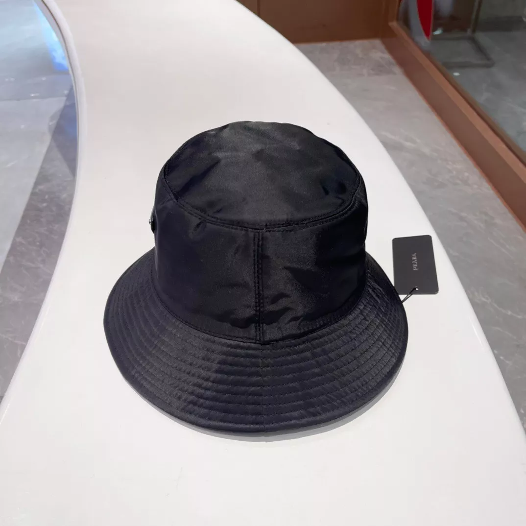 Prada Caps Unique 8674